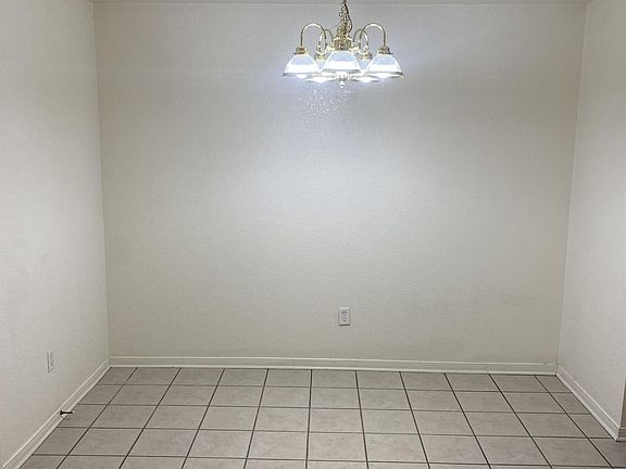 4th image of 4804 Heather Ln #B