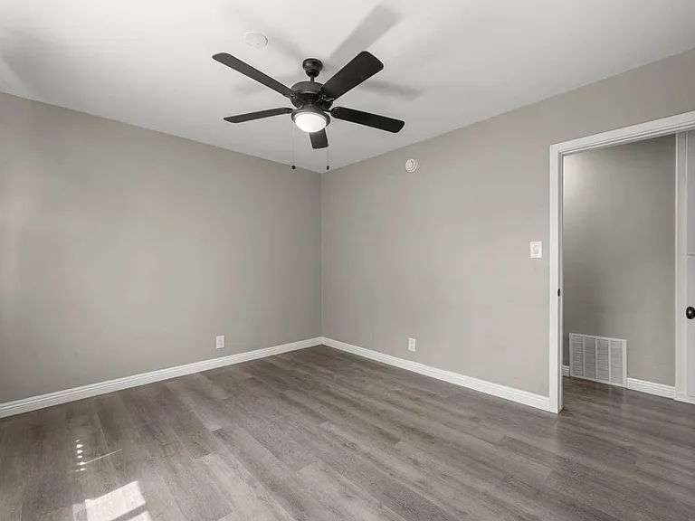 4030 & 4036 S Gelber Pl — Photo 32