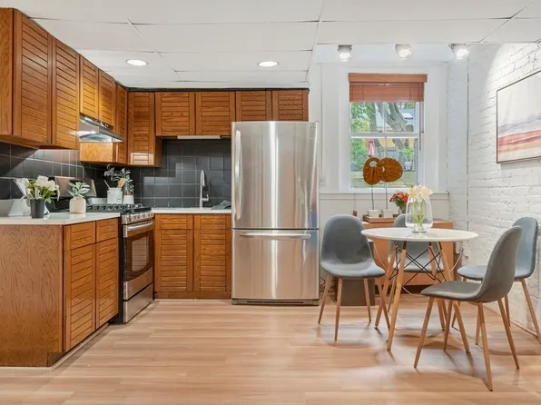 1 Dana St APT 4B, Cambridge, MA 02138