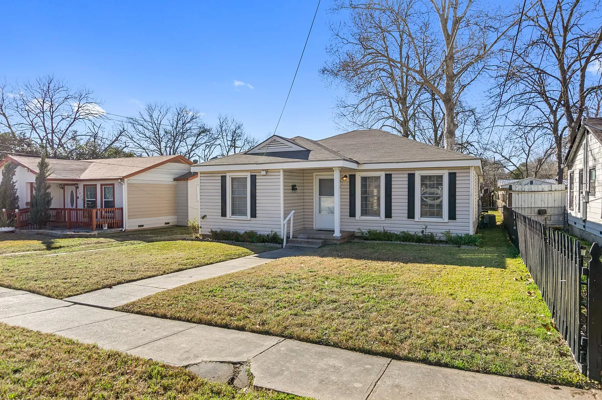 Building Photo - 1016 S 37th St