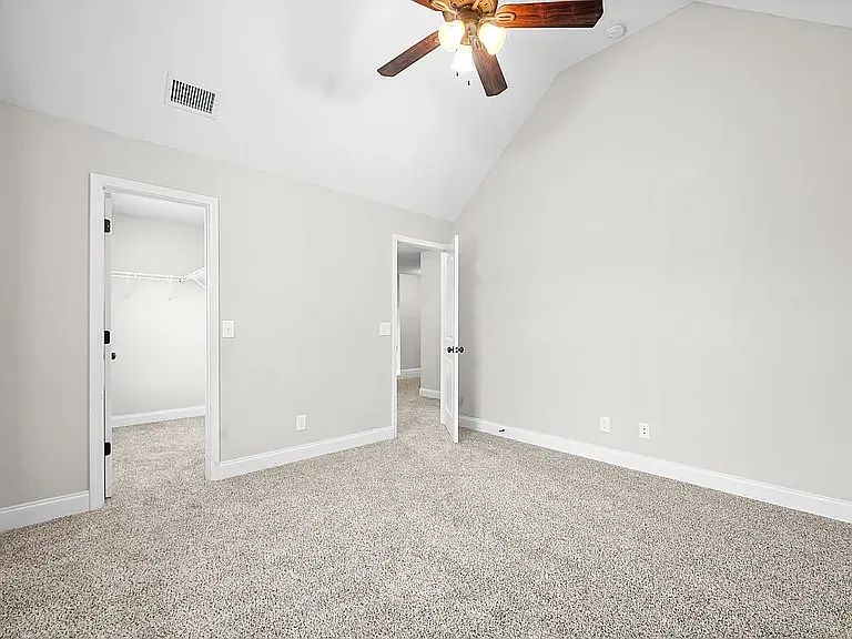 5 bed, 2908 sqft, $2,800 — Photo 4