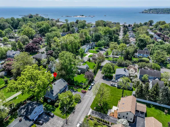142 Soundview Court, Stamford, CT 06902