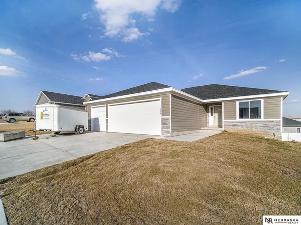 1808 NW 55th St, Lincoln, NE 68528