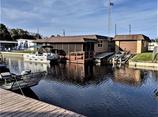 1042 Ridgewater Ln, Moore Haven, FL 33471