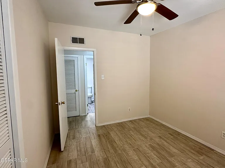 10101 Renfrew Dr — Photo 25
