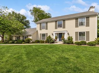 1222 W Deerpath, Lake Forest, IL 60045