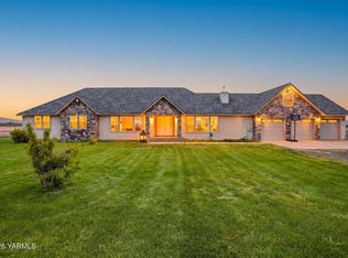 137 Wakatak Rd, Yakima, WA 98908