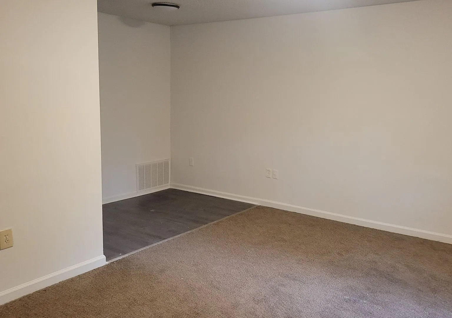 Adorable 2 bed 1 bath house — Photo 2