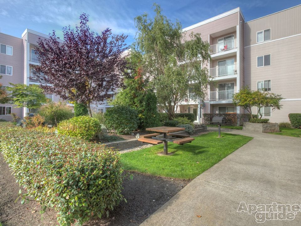 2nd image of 11030 Evergreen Way APT D315