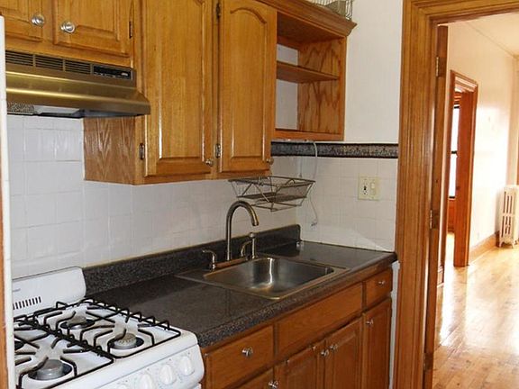 4th image of 123 Lefferts Pl #3