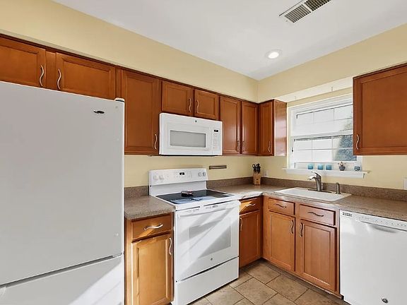 2nd image of 799 Prospect Ave #B5
