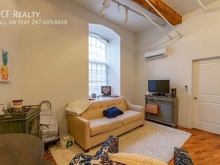 4 Leverington Ave #205 — Photo 1