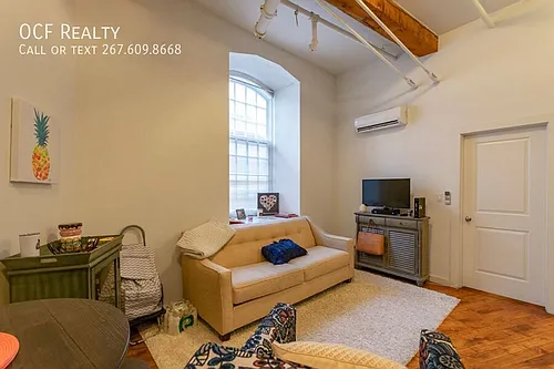 4 Leverington Ave #205 Photo 1
