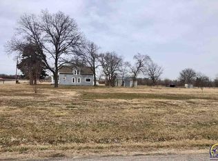 716 N 9th St, Osage City, KS 66523