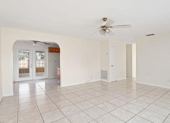 3rd image of 3891 Estey Ave