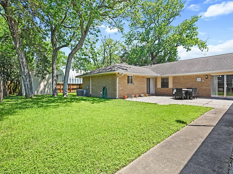 1218 S Johnson St — Photo 32