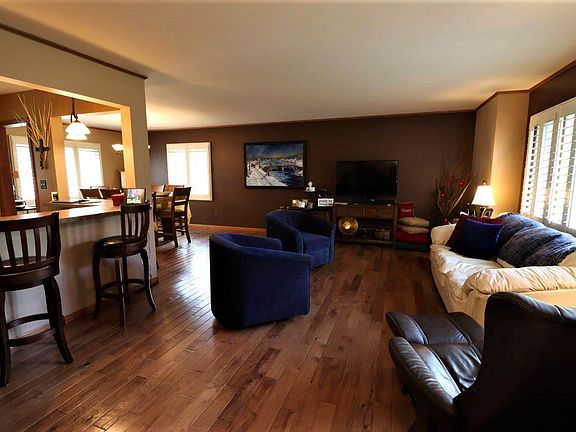 3rd image of 1751 Riverwood Ln