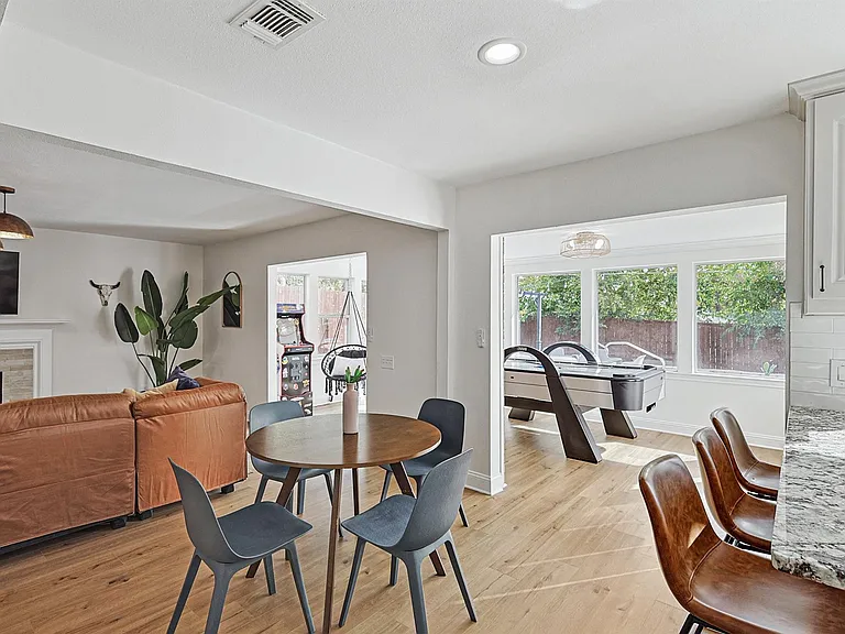 6872 Greenleaf Dr — Photo 16