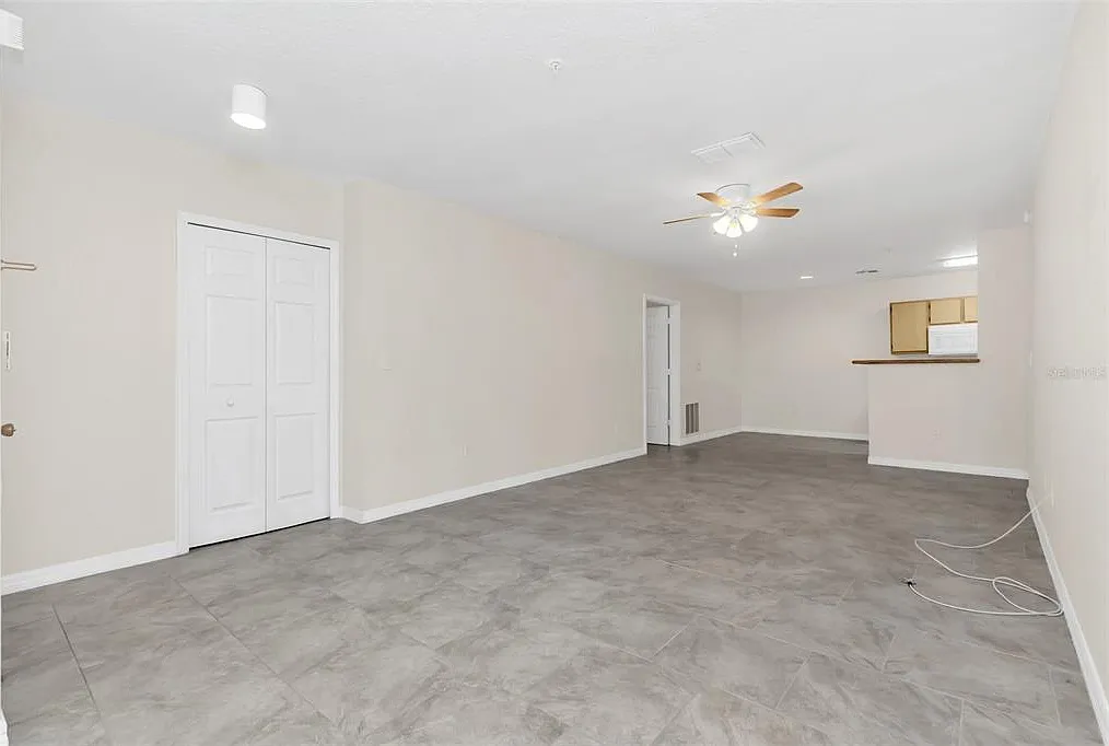 2 bed, 2.0 bath, 996 sqft, $1,600 — Photo 4