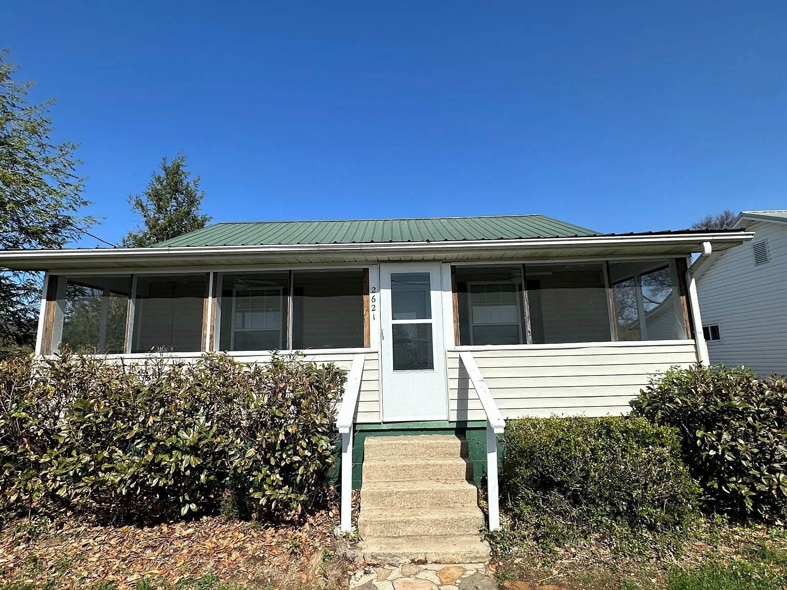 2 bed, 844 sqft, $1,600 — Photo 1
