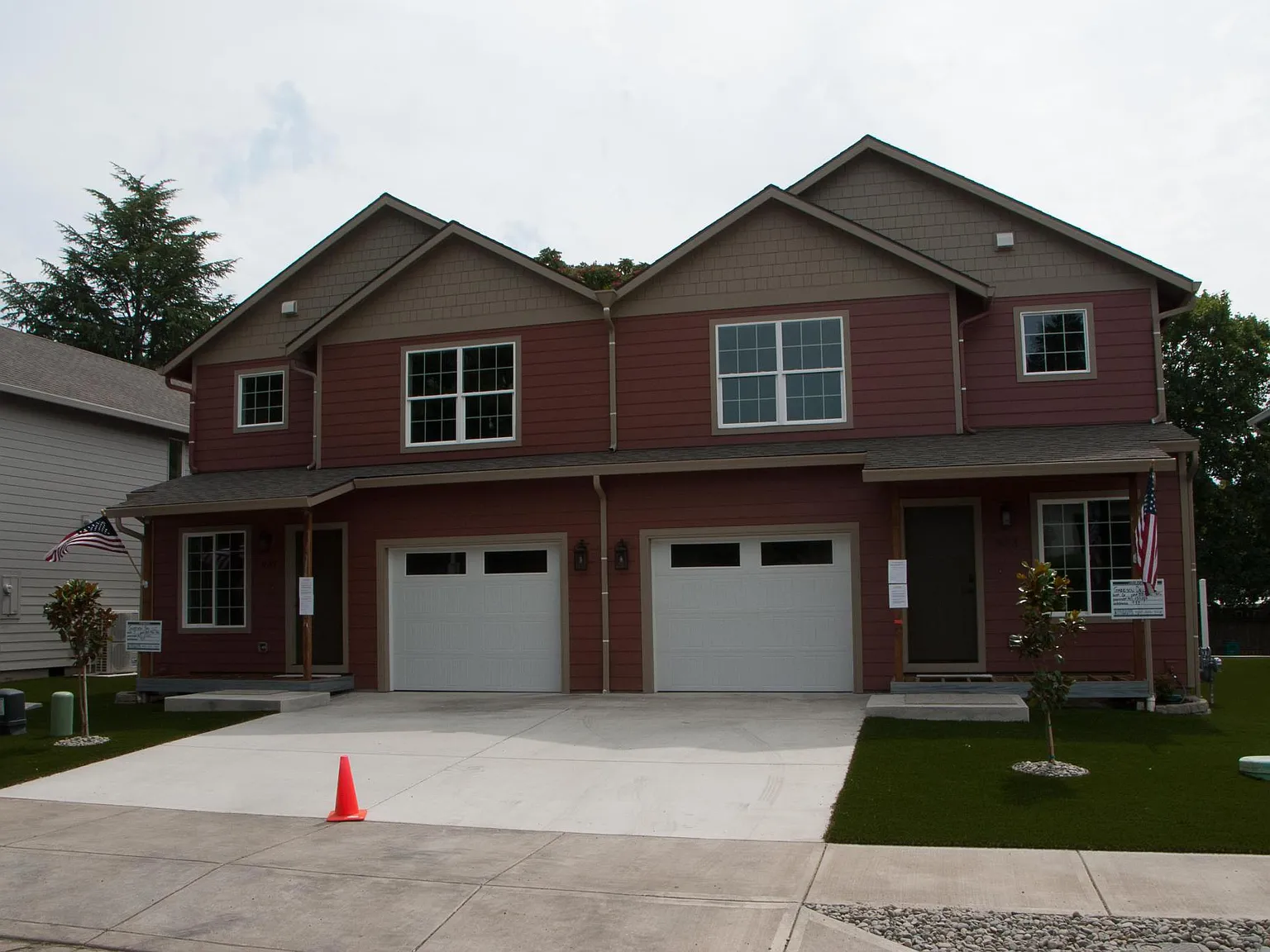 3 bed, 2.5 bath, 1658 sqft, $2,300 — Photo 1