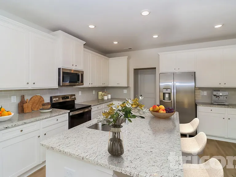 117 Kingshall Rd — Photo 4