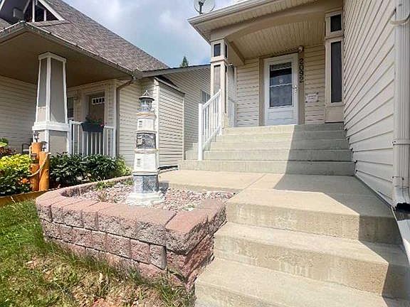 5th image of 2092 S Reunion Blvd NW