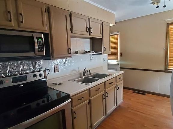 5th image of 2521 Danz Ave