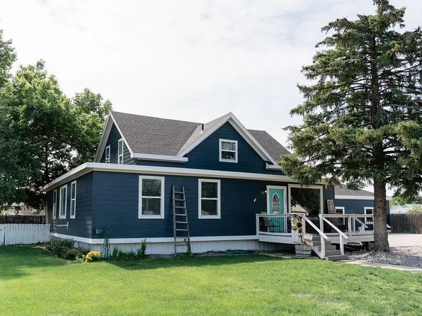 1207 Douglas St, Imperial, NE 69033