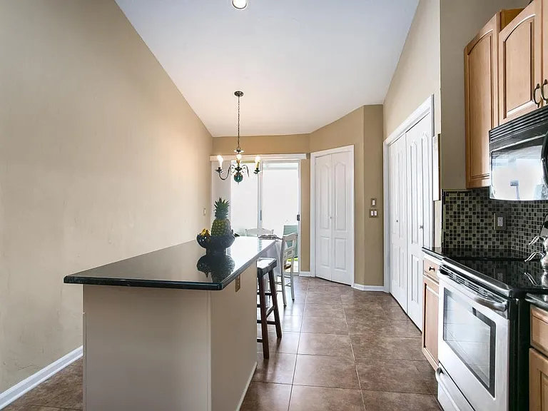 6557 Burnham Cir — Photo 8