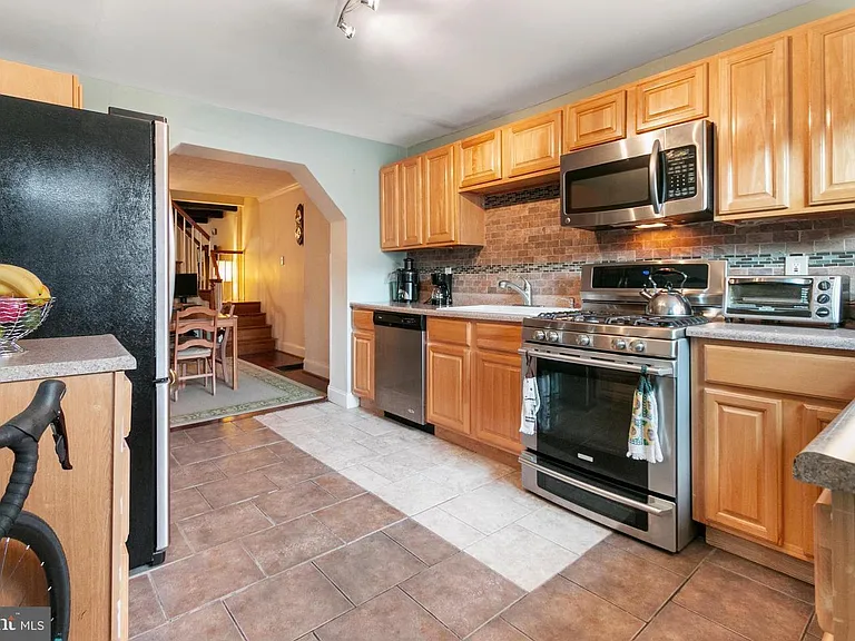 107 N Port St — Photo 12