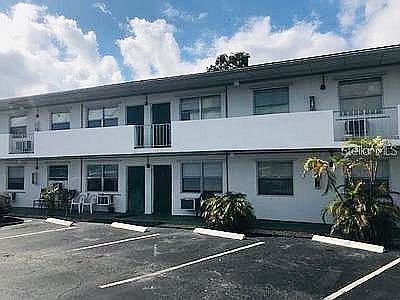 Ground floor, corner unit
