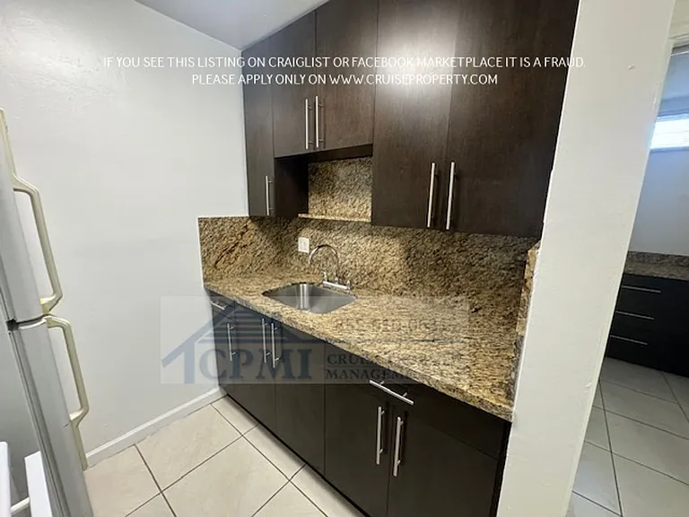 315 S Crescent Dr Hollywood, FL 33021 — Photo 12