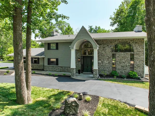 2001 N Geyer Rd, Saint Louis, MO 63131