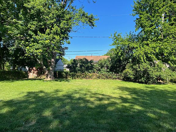 2nd image of 214 Prince Of Wales Dr