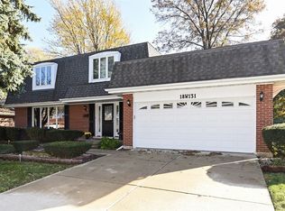 18W131 Holly Ave, Darien, IL 60561