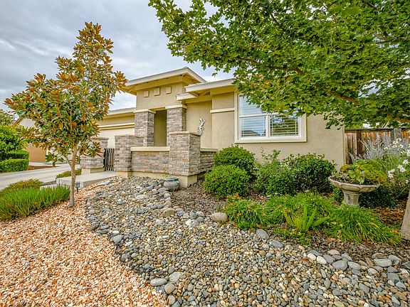 3rd image of 2205 Russell Cir