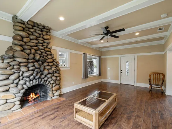 3264 E Kerckhoff Ave, Fresno, CA 93702