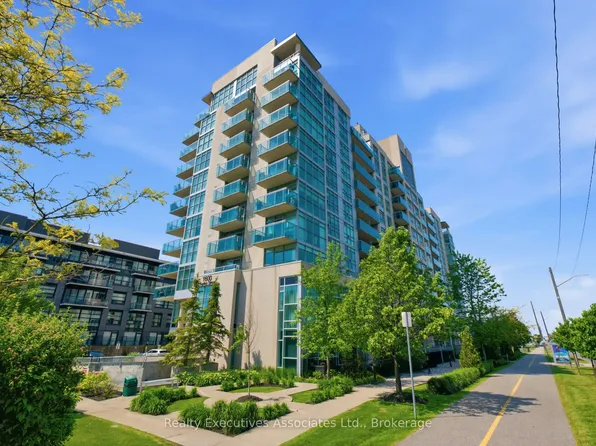 1600 Charles St #911, Whitby, ON L1N 0G4
