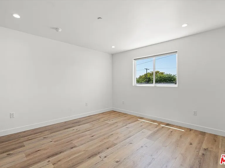 839 N McCadden Pl #B — Photo 17