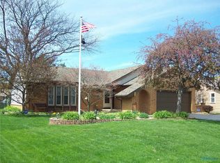 2446 Garden Creek Dr, Maumee, OH 43537