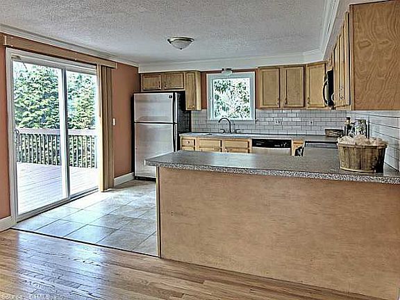 5th image of 22 Wellwood Cir