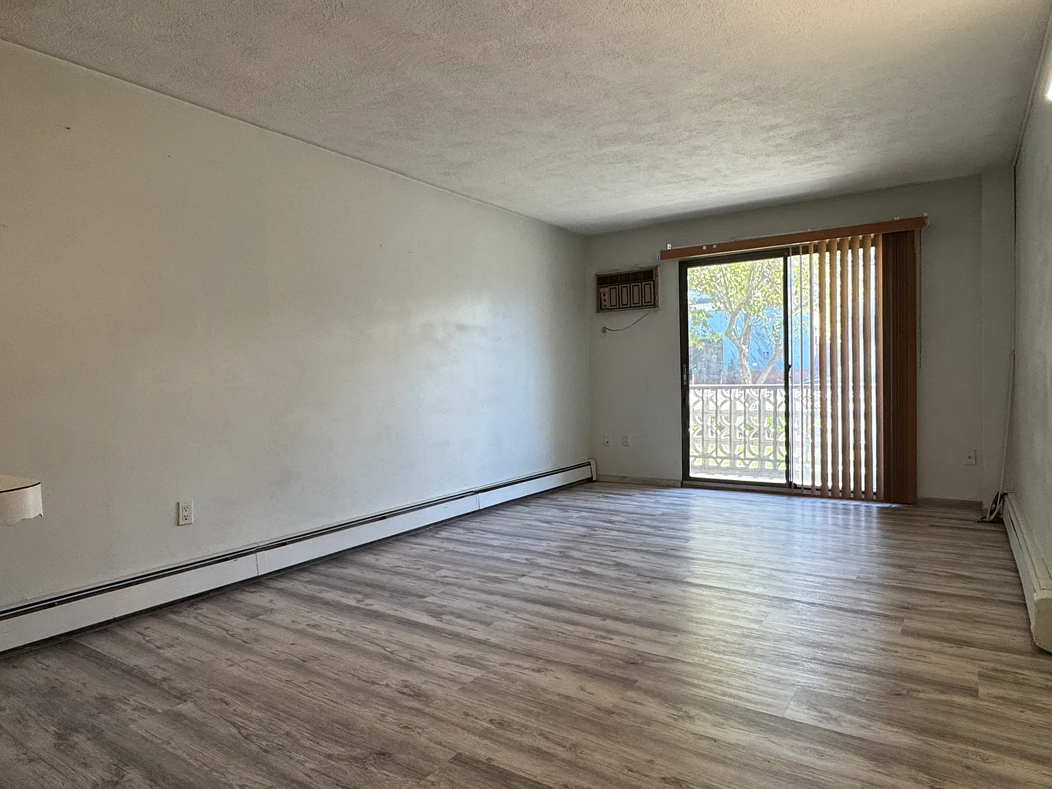1 bed, 610 sqft, $2,200 — Photo 4