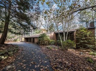 124 Riding Trail Ln, Pittsburgh, PA 15215