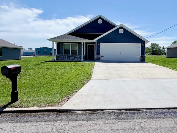 1932 W 2nd St, Joplin, MO 64801