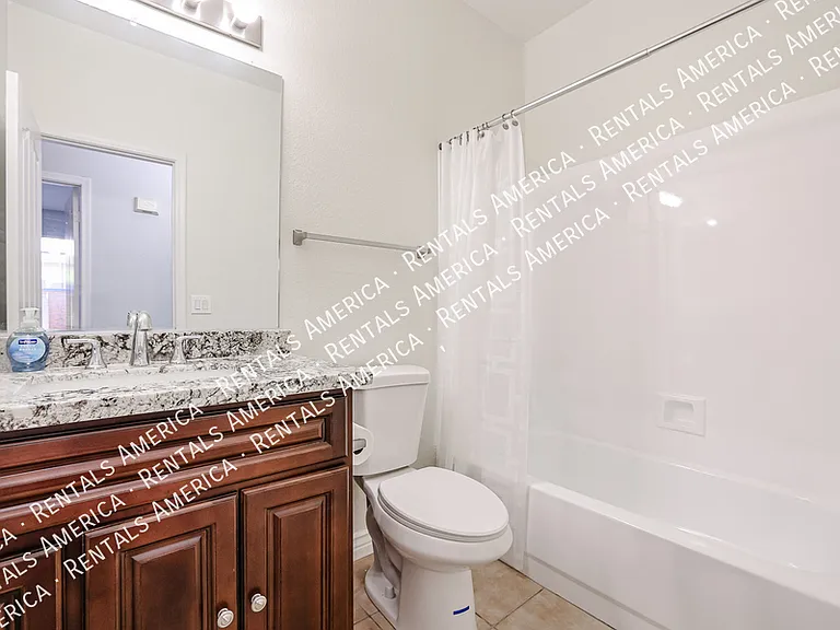 3930 E Harvard Ave — Photo 22