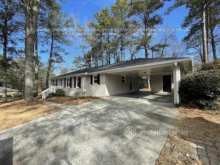 921 Walnut Cir SW — Photo 2