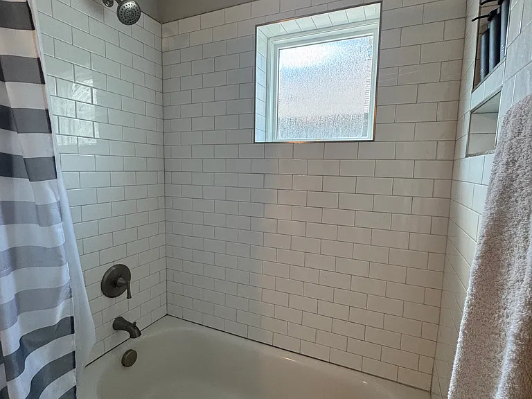 412 Ziegler St — Photo 30