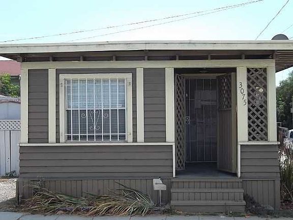 2nd image of 3075 Upas St