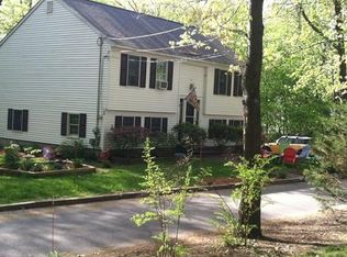 32 Birchmeadow Rd, Amesbury, MA 01913